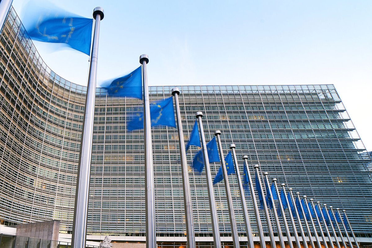 elsiglocomve's tweet photo. #28Octu | La Comisión Europea pidió este miércoles a los veintiún Estados miembros de la Unión Europea mediante un salario mínimo asegurado por ley fijar criterios para establecer su nivel, y apostó por ampliar la cobertura de la negociación colectiva en todo el club comunitario. https://t.co/cELCZoG2gu