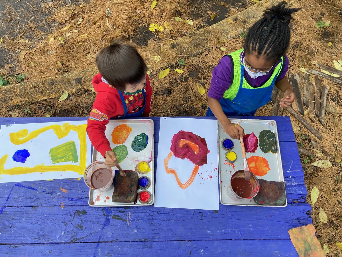 CommRoots_BK's tweet photo. Kindergartners experienced their first day of painting this week! Mixing different colors using red, blue &amp; yellow, they tracked the new hues they made &amp; incorporated shapes and lines into their creations! https://t.co/8IPPR4dyHP