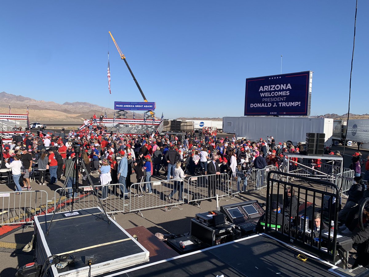 This venue across the border in Arizona was chosen because of  @GovSisolak’s social distancing orders that caps Nevada public gatherings at 250 people  #8NN