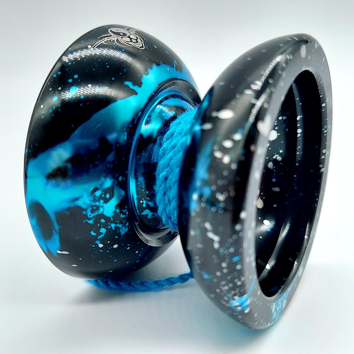 DailyThrowNews's tweet image. Big Thanks to @MAGICYOYOGLOBAL for hooking Daily Throw up with some incredible yoyos. Here is some pics of the N11, reviews coming soon ;)

#yoyo #todaysthrow #yoyotricks #trickcircle #yoyos #skilltoy #returntop #yoyoing #yoyonews #throwoftheday  #ヨーヨー #dailythrow