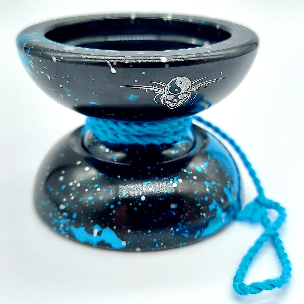 DailyThrowNews's tweet image. Big Thanks to @MAGICYOYOGLOBAL for hooking Daily Throw up with some incredible yoyos. Here is some pics of the N11, reviews coming soon ;)

#yoyo #todaysthrow #yoyotricks #trickcircle #yoyos #skilltoy #returntop #yoyoing #yoyonews #throwoftheday  #ヨーヨー #dailythrow