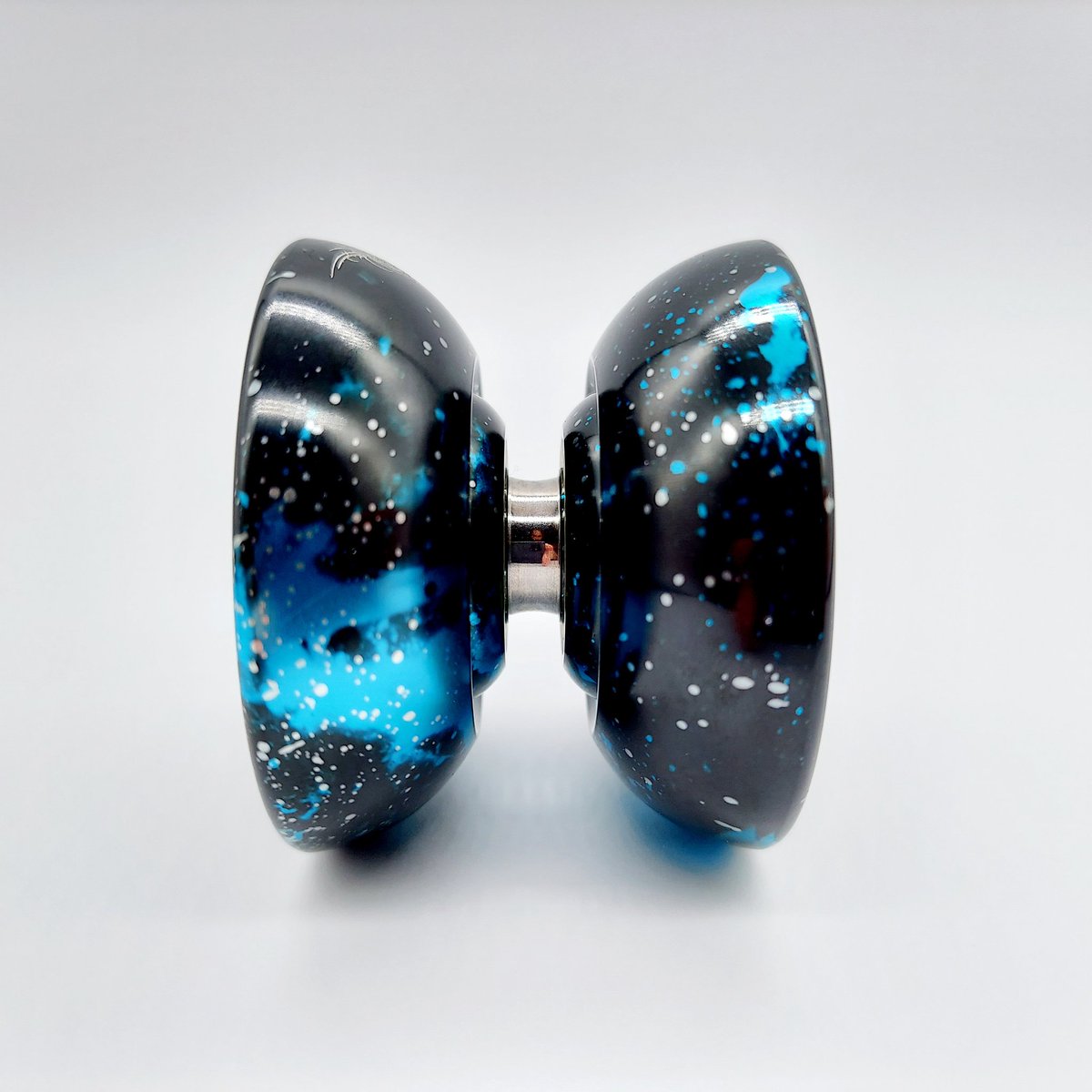 DailyThrowNews's tweet image. Big Thanks to @MAGICYOYOGLOBAL for hooking Daily Throw up with some incredible yoyos. Here is some pics of the N11, reviews coming soon ;)

#yoyo #todaysthrow #yoyotricks #trickcircle #yoyos #skilltoy #returntop #yoyoing #yoyonews #throwoftheday  #ヨーヨー #dailythrow