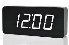 APSsaferoutes's tweet photo. @APSVirginia, get outside today and enjoy the #Walktober daylight while we have it. Daylight Savings Time, when we "fall back" one hour, starts Sunday! That means it will be getting dark an hour earlier! Plan your wardrobe accordingly! #BeSafeBeSeen #APSWalks2020 @WalkArlington https://t.co/2nVXJFDtyo