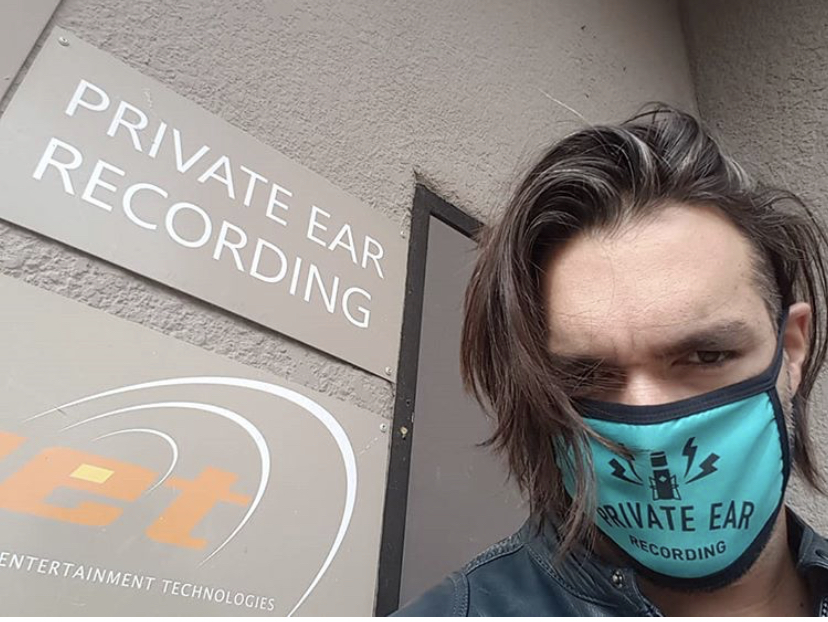 ElLeonStrangers's tweet photo. We are back:  New album and new online store!! 💪💪 - https://t.co/eoLUtLL4sb https://t.co/kvGfGzMHXj