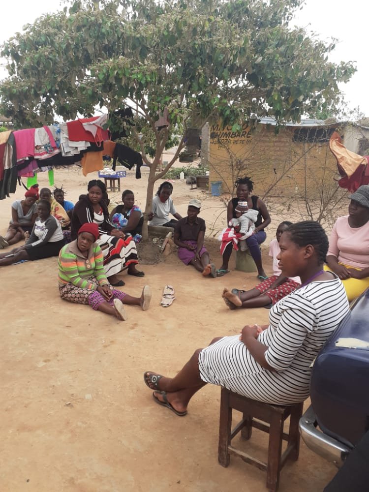 SanitaryAidZim's tweet photo. What a pleasure to sit down and talk about periods with these mothers. Removing menstrual barriers allows women and girls to enjoy their rights and freedoms better.🩸🩸
#MenstruationMatters
#PeriodsCannotWait
#LetsTalkAboutIt https://t.co/EEXN7jJ6cz