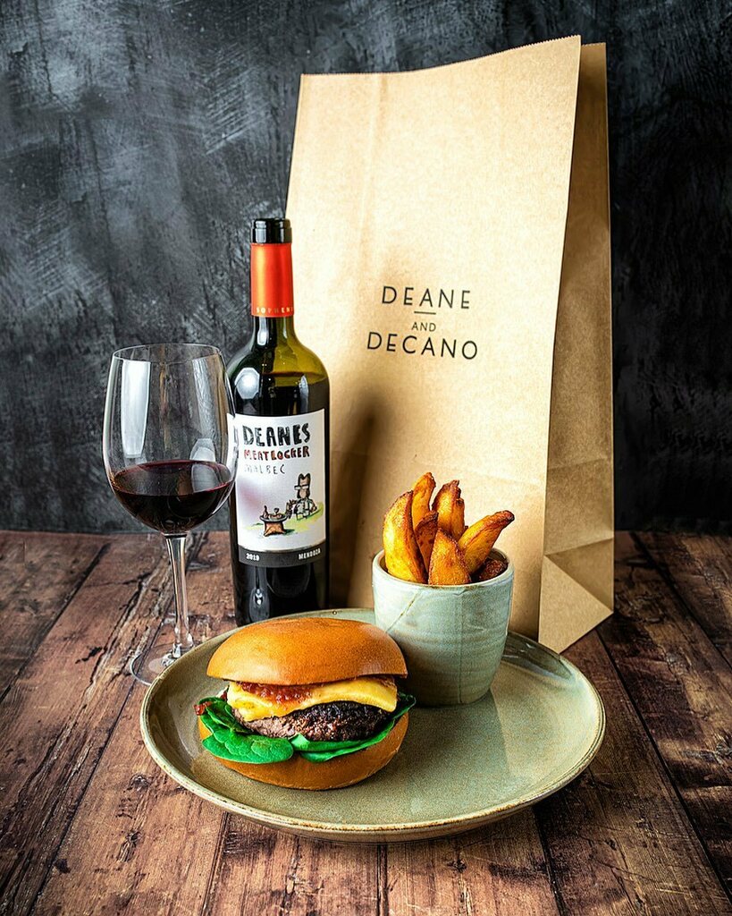 EatAtDeanes's tweet image. Hot food this Fri, Sat &amp;amp; Sun from @Deane_and_decano #deanestogo #lockdownlife #deanesfavourites #weekendtreat #wecookforyou #order #collect 02890663108 menus michaeldeane.co.uk instagr.am/p/CG5KVYoBSG8/