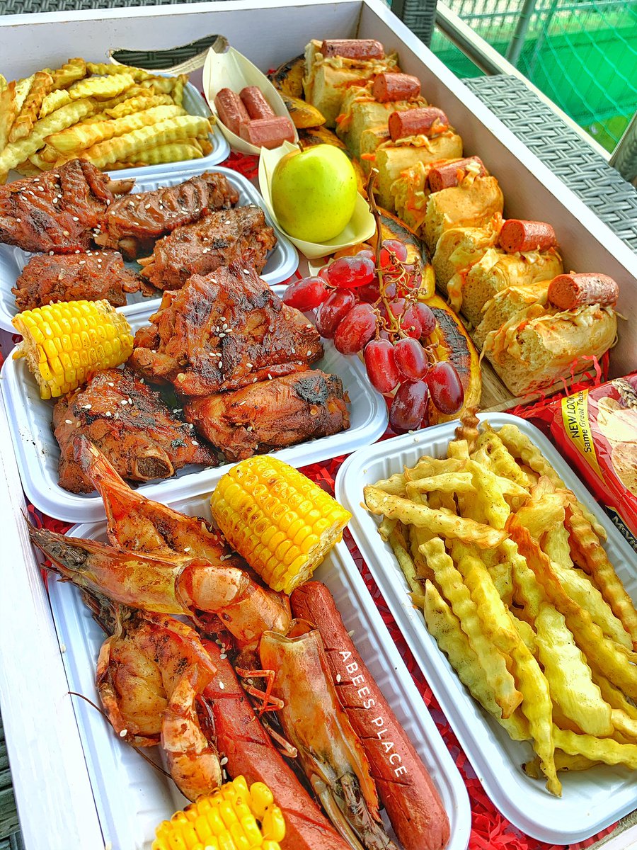 ABCocktailChops's tweet photo. Only the best food trays.. Surprise someone with an affordable platter today.. #foodporn https://t.co/L6rE92y2kY