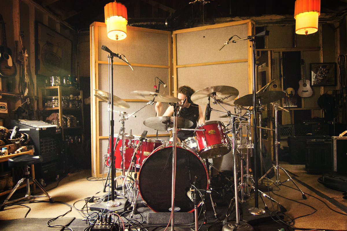 bewareofsafety's tweet photo. Morgan always brings his full attention and focus to every piece of gear he uses for the music-making process. #postrock #postrockcommunity https://t.co/0vjiQHlSbF