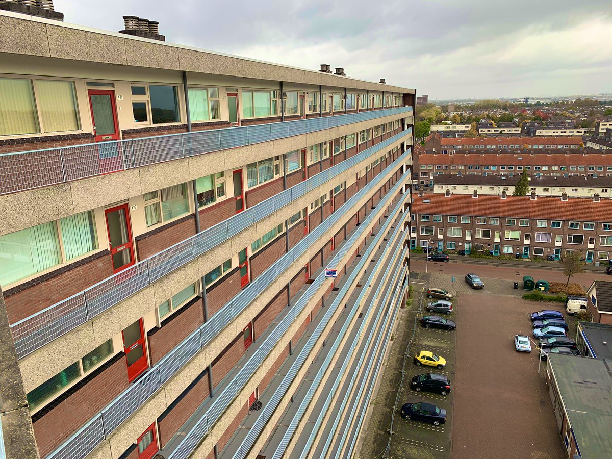 RendonGroep's tweet photo. Oplevering project #Papendrecht #Sterflat, laatste loodjes van een mooie klus. #RBraces #betonrenovatie #renovatie #schilderwerk #GalerijVersterking https://t.co/tWo4Ytw4Qm