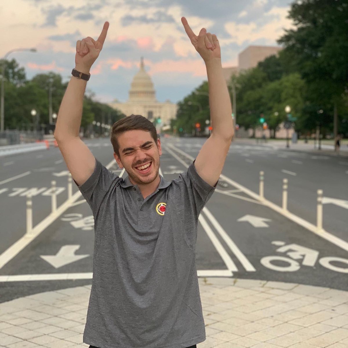 GarfieldServes's tweet photo. Hello Garfield Elementary School, My name is Mr. Nathan and
I’m the City Year Member that specializes in Math for 3rd grade.

I will be in charge of the social media accounts so be sure to look out for CY spotlights, updates, and more exciting content throughout the year!

🧠✏️📚 https://t.co/CX9cW7DZWQ
