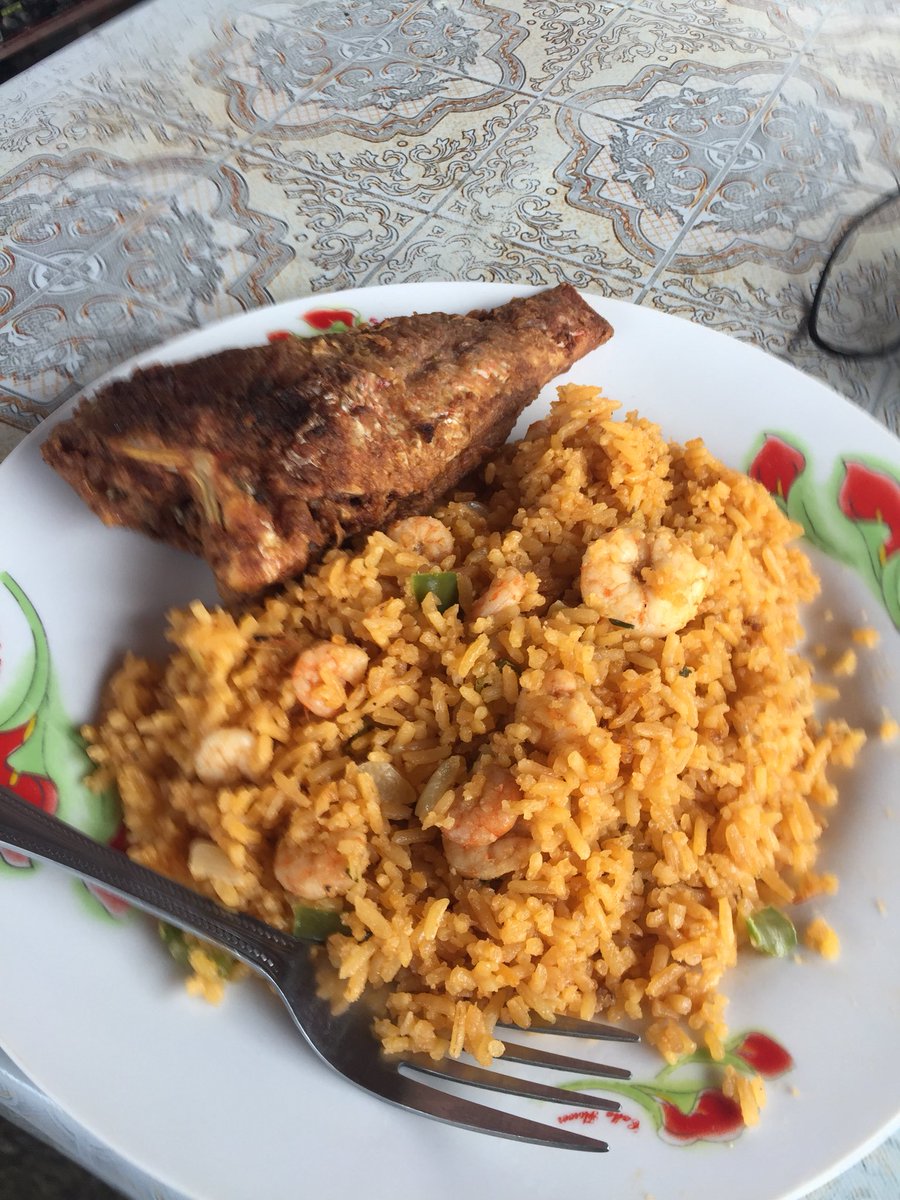 miguelcedenoa's tweet photo. Acá por la península. ¡Pura comida light! Almorzaré puerco correteao’ .... light también ....#VacationMode #IMightNotComeBack https://t.co/4Ztl6yLVME
