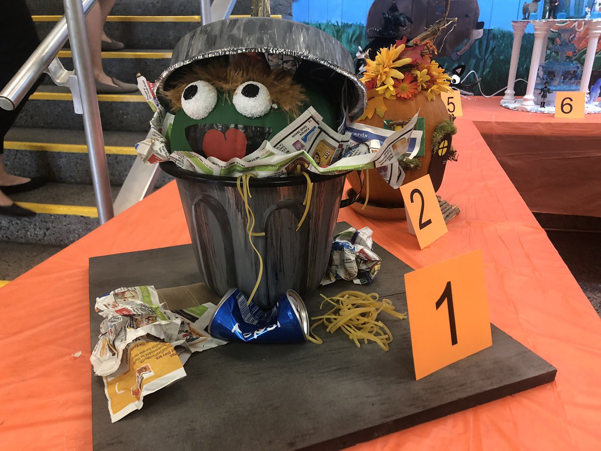 LKPrincipal's tweet photo. Lisha Kill is holding a pumpkin decorating contest to support the Regional Food Bank.  Here are some of the entries. https://t.co/QaGfXbDtwt