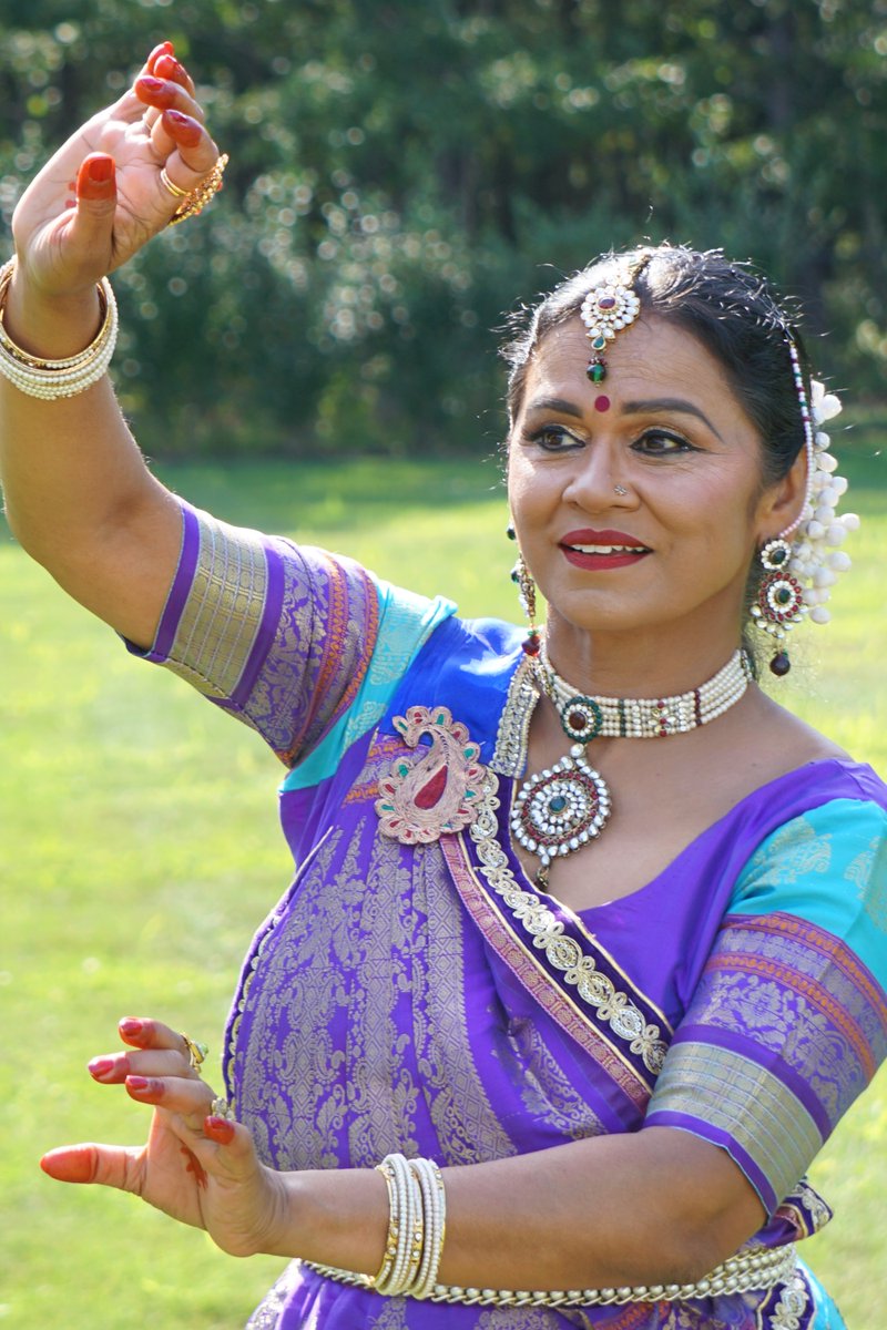 FlushingTwnHall's tweet photo. #FTHatHome presents our 6th annual Diwali Festival, now virtual and featuring master Kathak dancer, Abha Roy! Abha is a dancer, choreographer, and FTH Master Teaching Artist. https://t.co/Xeg6eyUo3z #Diwali https://t.co/HqEsw7zlgw