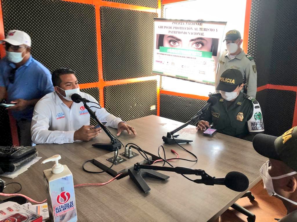 alcaldiaantero's tweet photo. Policía de Turismo en coordinación con la Alcaldía  Municipal, desarrolló actividades de prevención encaminadas a contrarrestar la explotación sexual comercial de niños, niñas y adolescentes en el contexto de viajes y turismo, especialmente en la difusión de la campaña https://t.co/aXZami3QTt
