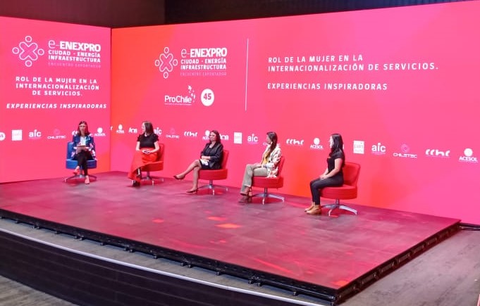 SuncastChile's tweet photo. Nuestra CEO @cglevican fue parte esta mañana del Conversatorio presencial “Rol de la Mujer en la Internacionalización del Sector de Servicios Profesionales Experiencias Inspiradoras” en el marco de #Enexpro de @Prochile. #STEM #MujeresBacanas #Startup #MujeresEmpresarias #Suncast https://t.co/RBEHsIfCSn