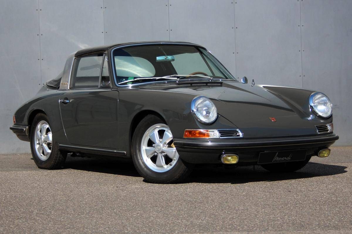 PorscheMarket's tweet photo. It's not often that you come across one of these rare 1967 #Porsche 911 S Soft Window Targa models. This one has been completely restored and is finished in Slate Gray over a Black interior. It is matching numbers and only has 51k miles. #Classifind

▶️ https://t.co/J8qJsITR9h https://t.co/yDCqZHSCOm