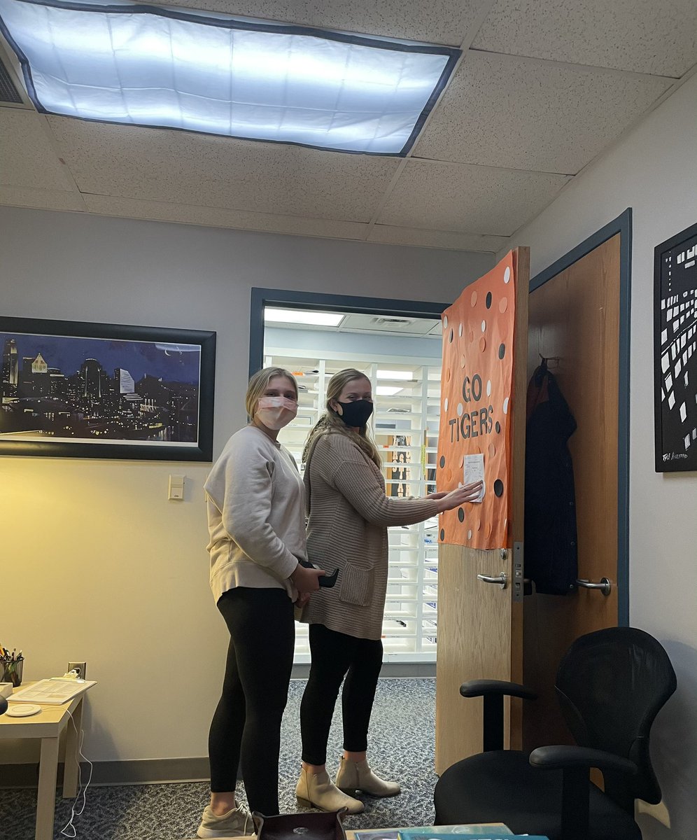 eric_fry1's tweet photo. Thank you @Loveland_TPA for the AWESOME door decoration for #PrincipalAppreciationMonth!  Who knew this month existed??!! https://t.co/4kczMkB33Q