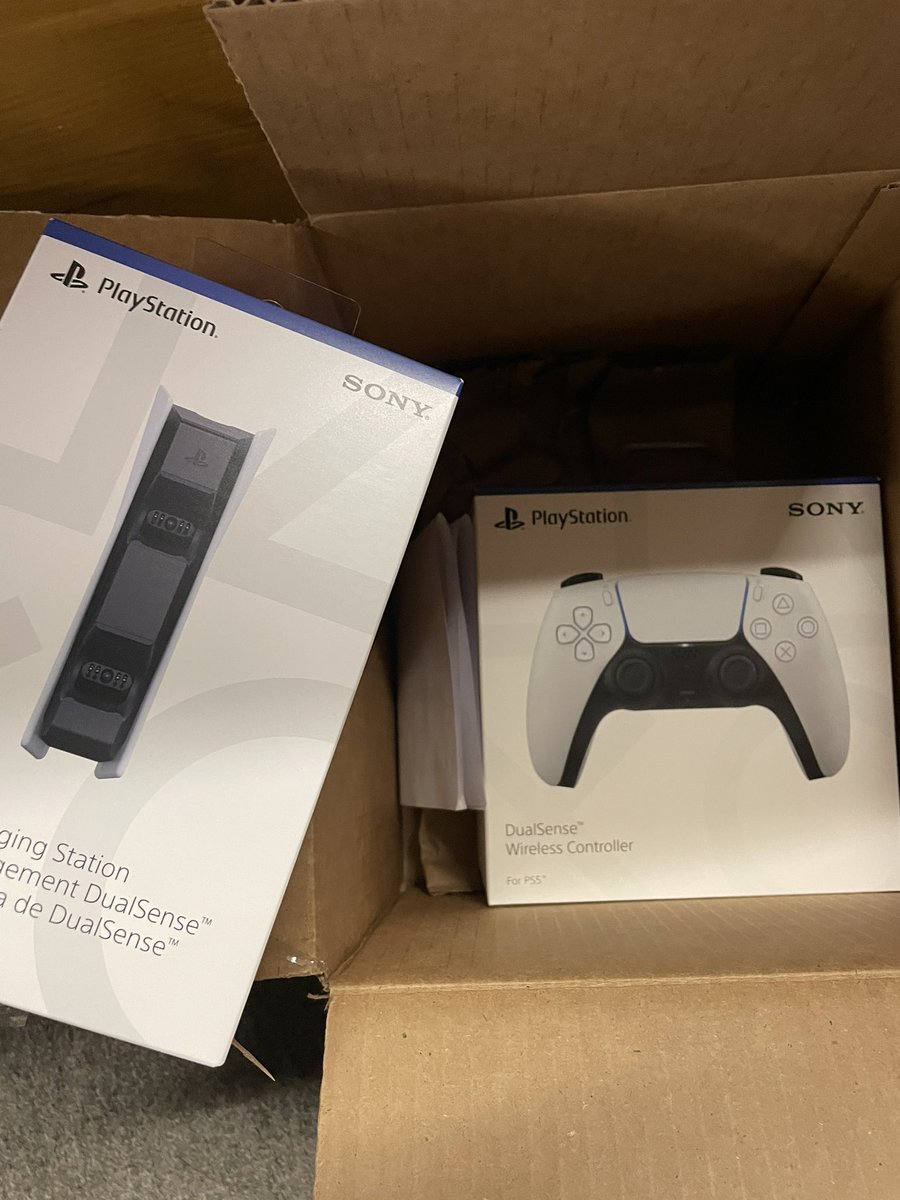 RoyalBoyle78's tweet photo. it’s has begun!!! 🤙🏼🤙🏼 #psforlife @PlayStation https://t.co/GHbk2RTFxG