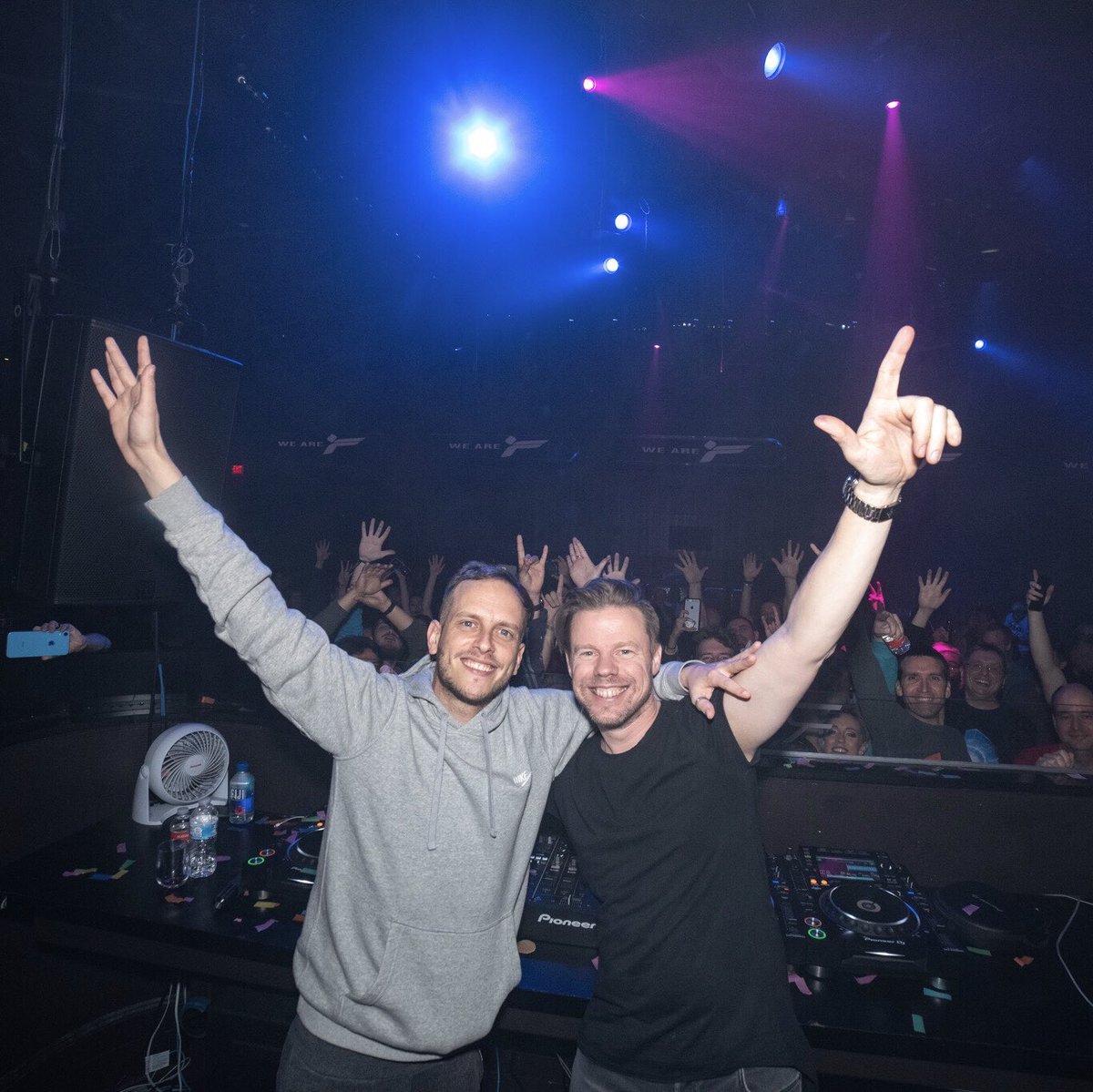 FerryCorsten's tweet image. The support on @iBluestone's remix of my #SystemF classic "Out Of The Blue" is truly amazing! Thank you @arminvanbuuren, @aboveandbeyond, @MarkusSchulz, @cosmicgate, @GarethJonesFTO,  @sanderhoogendrn, @ReOrderDJ &amp;amp; everyone else who gave it a spin! ♥️

flashback020r1.lnk.to/OOTBIBR
