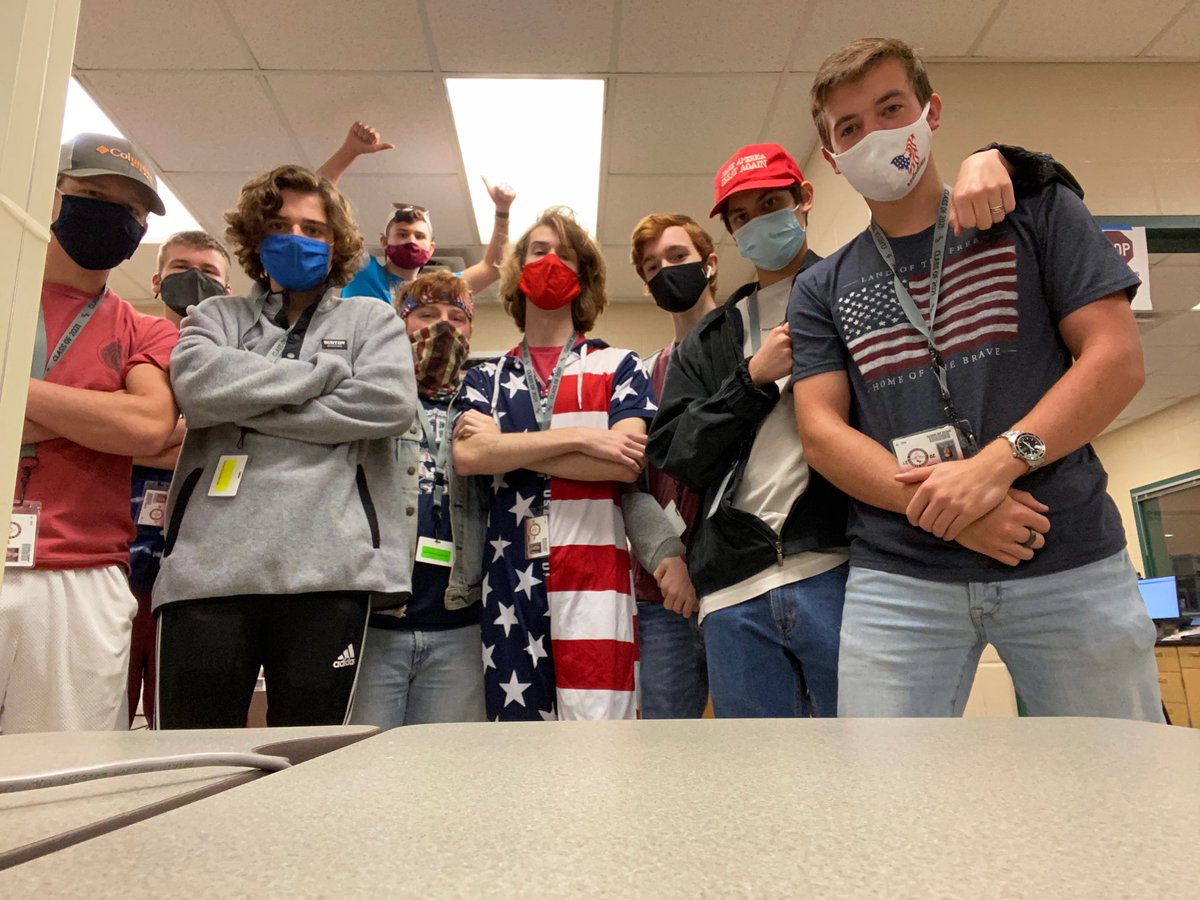 RangerEng's tweet photo. 4th period Engineering RedWhiteBlue! #WeAreGR #longeng https://t.co/3ACETMADMm