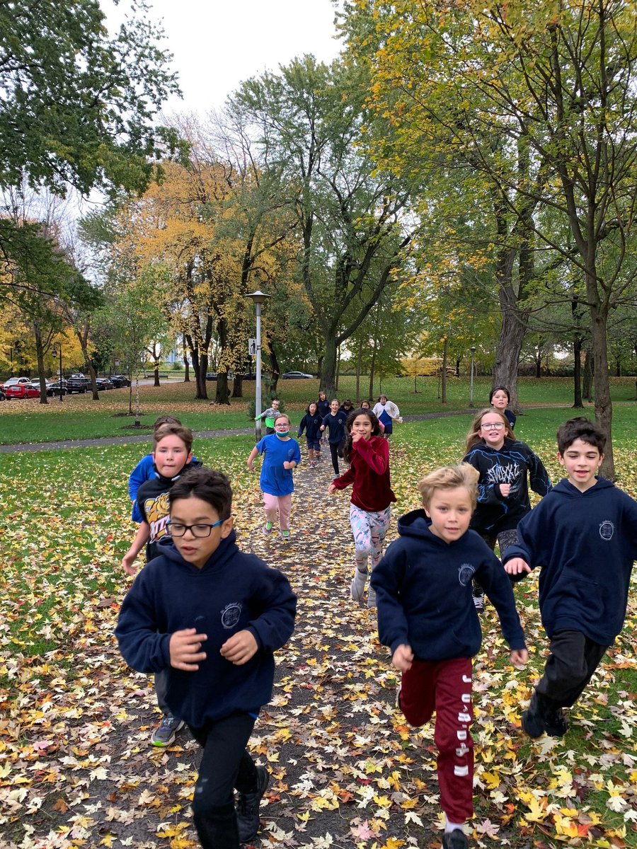 StGabriel_EMSB's tweet photo. @StGabriel_EMSB we run for #TerryFoxx #MTL https://t.co/Pxm7rXOxgz