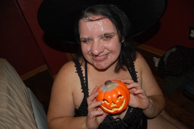 Happy Halloween https://t.co/6tiLIeU97K<a href="/tag/retweet"class="tags"><span>#retweet</span></a>