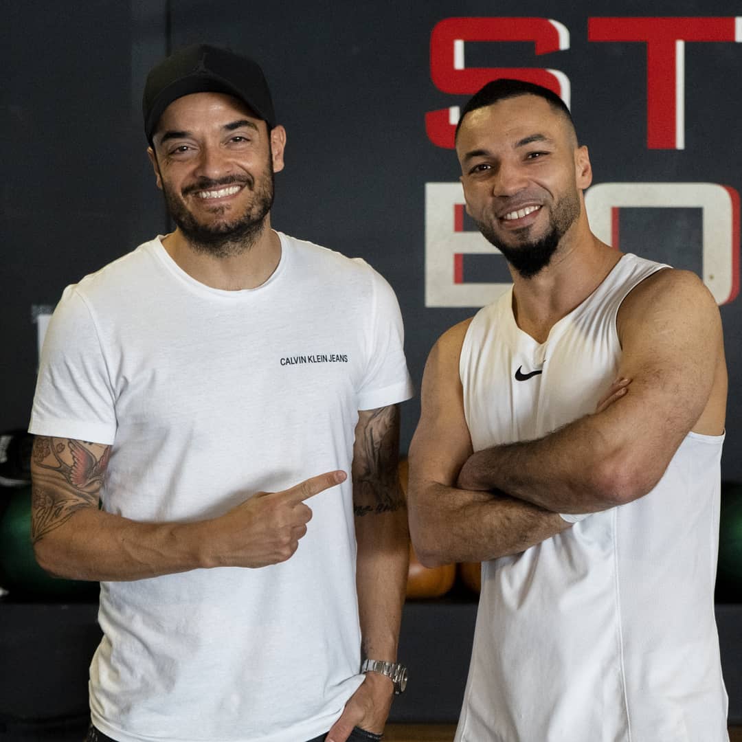 Gute Laune ist für das Training wie das passende Gewürz für ein Essen, es verbessert das Ergebnis und man möchte immer wieder in den Genuss kommen.

<a href="/giozarrella/">Giovanni Zarrella</a>

#friends #nicetime #giovannizarrella #zarrella #fun #goodvibes #kitchen #food