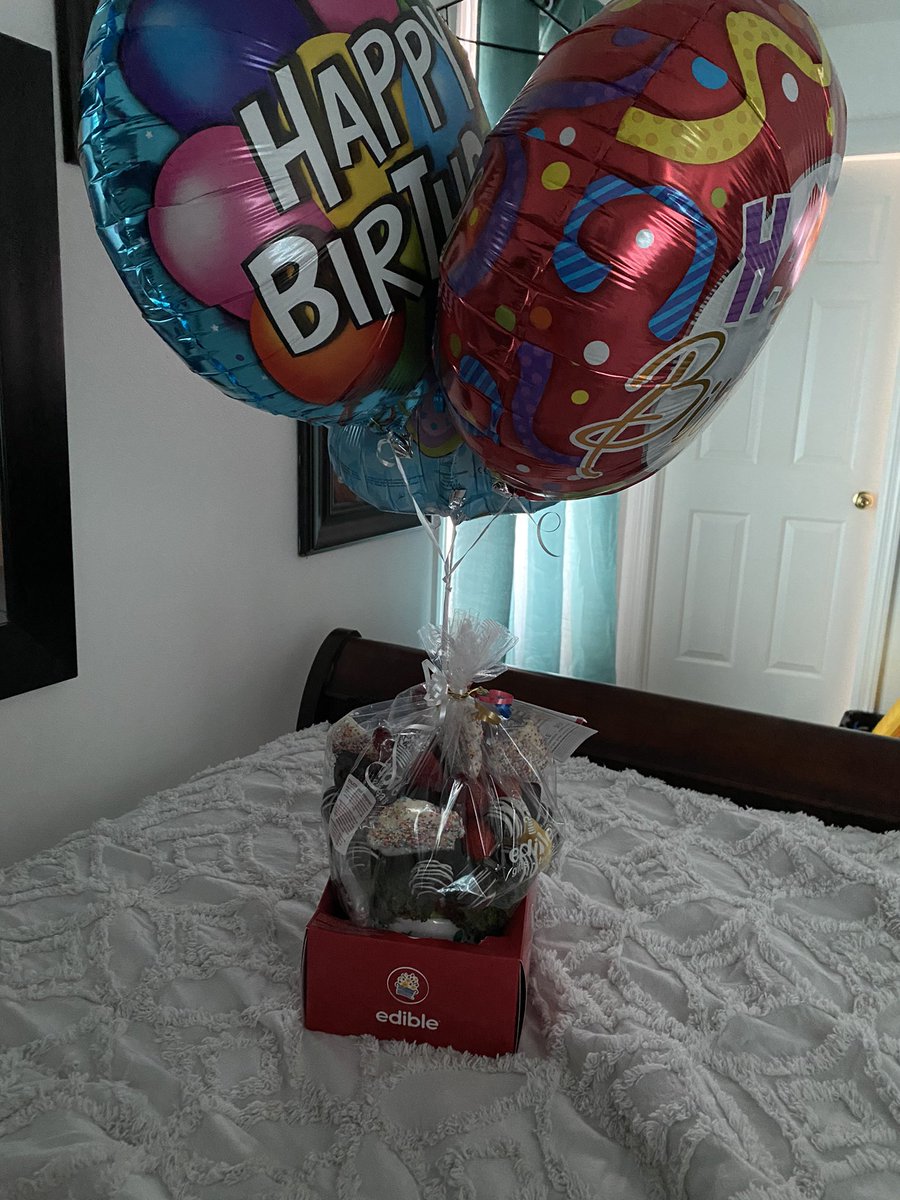 slh4zx's tweet photo. When ur special to someone... Happy bday to me ..Chapter 42 https://t.co/MHCFUQ5j6F