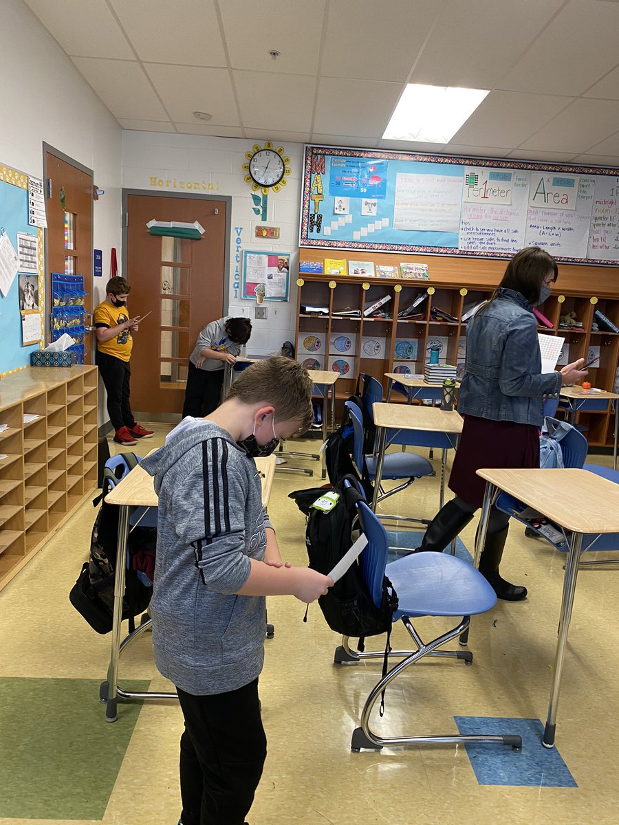 mrsryba4's tweet photo. Shout out to our math coach @ErinMilligan5 for introducing my classes to Stand and Talks today. It was a big hit and we had a lot of math to talk about! @WTBobcats #standandtalk #mathcoach https://t.co/eVHWRU94zE