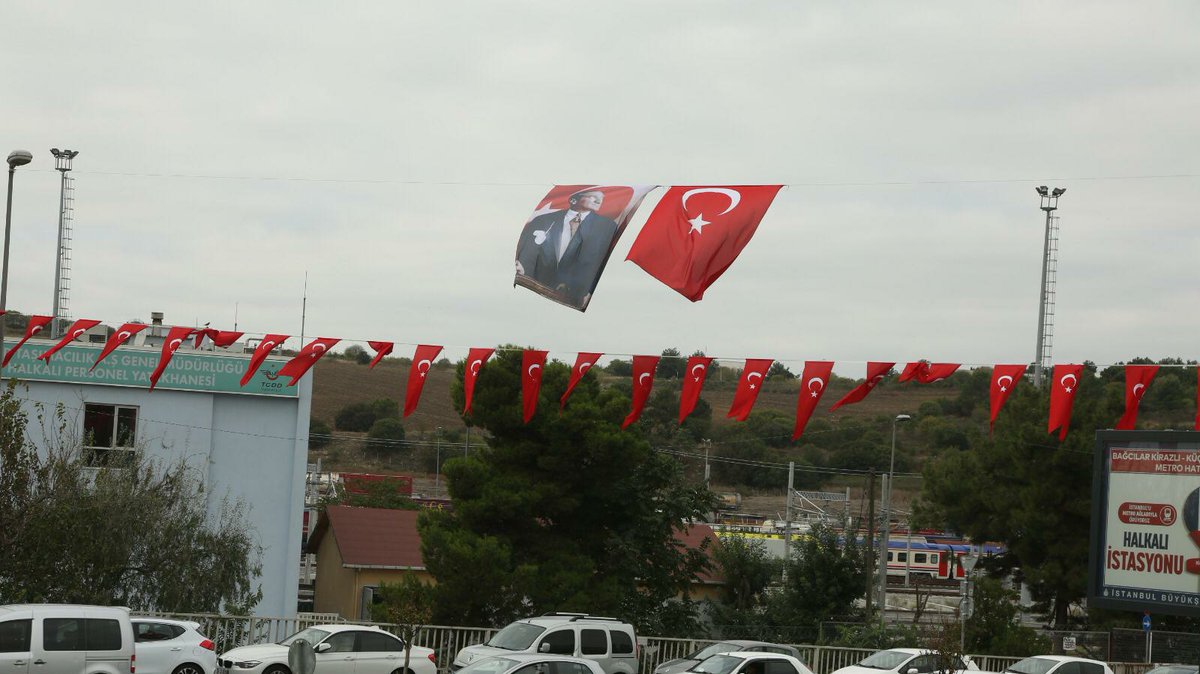 Küçükçekmece 29 Ekim’e hazır. 🇹🇷🇹🇷
#CumhuriyetSayesinde