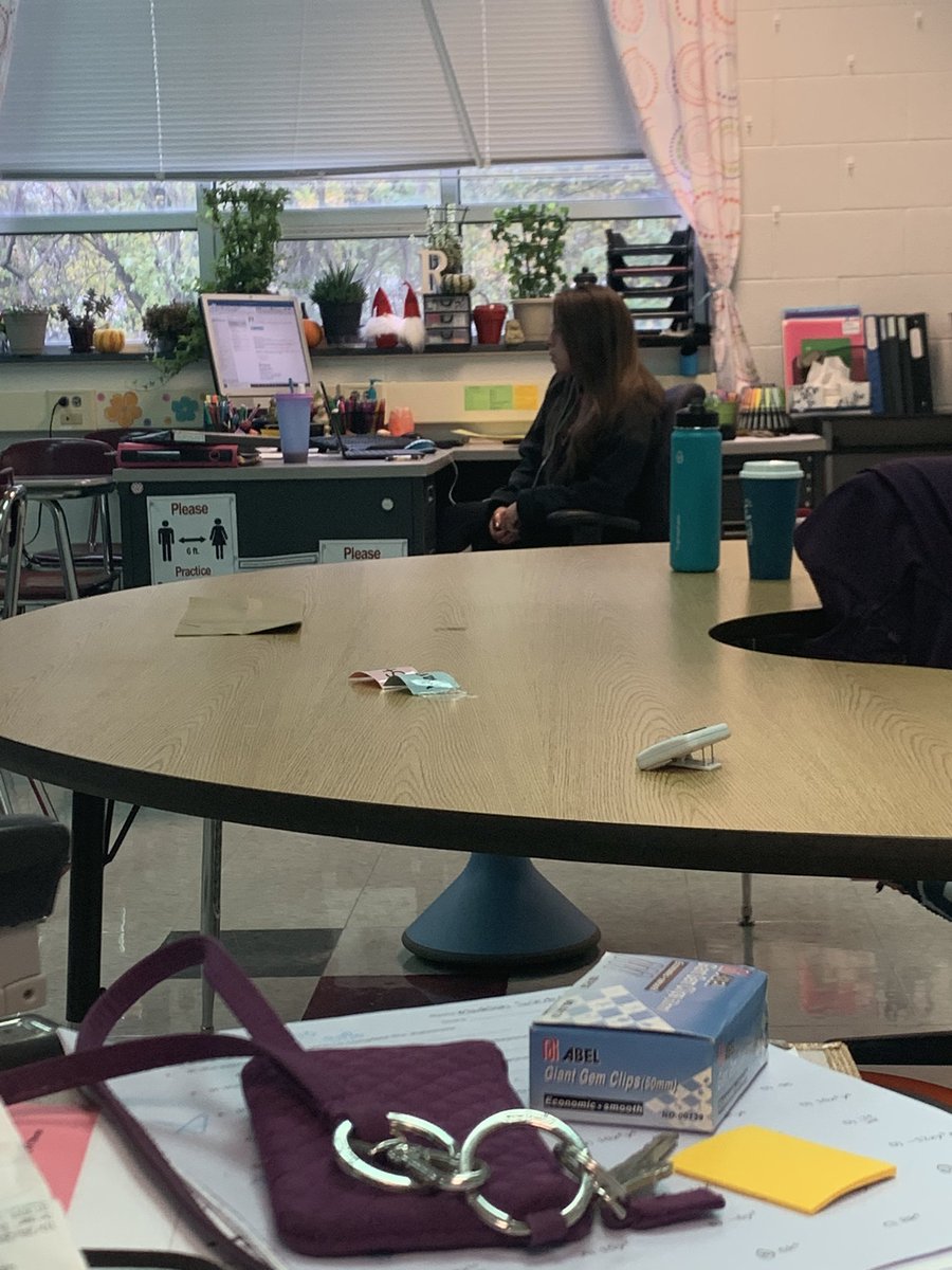 Miss Rishel zooming with a student to help provide support on our virtual day!  “Which answers could we eliminate?”  Teach those strategies Miss Rishel!!