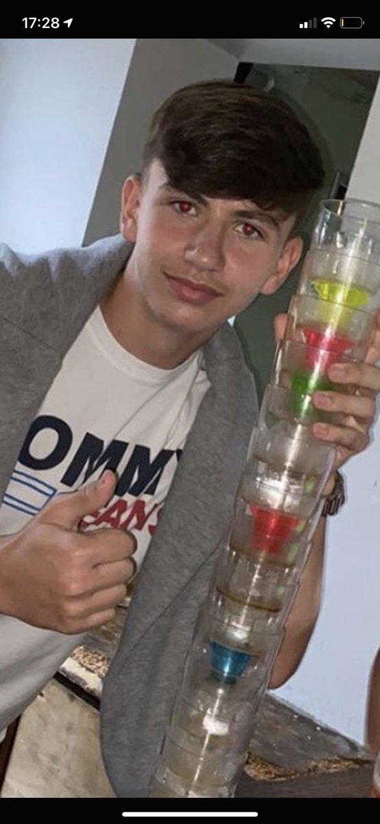 U18sAfc's tweet photo. He drinks the vodka he drinks the jaiger his cocks fucking tiny Mitchell ward-broadfield 🎶🎶Signing one announced a short loan with permanent option available. https://t.co/ow9B9lbvG8