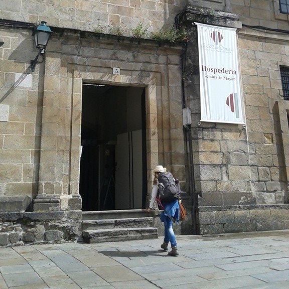 ✨ 
Na 9ª Edición do Mercado da Estrela realizaremos un atractivo percorrido por diferentes espazos do noso casco histórico para redescubrir a impresionante riqueza arquitectónica, creativa e cultural de Compostela! Entre eles: a Hospedería San Martín Pinario! 18,19 &amp; 20 Dec.!✨