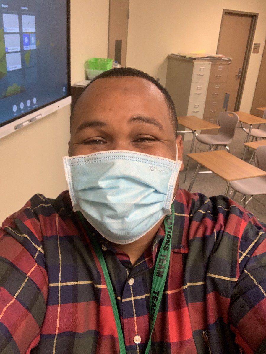 Drugs are out of pattern here at the creek! <a href="/MCJHGators/">Mayde Creek JH</a> <a href="/PrincipalPaz/">Dr. David Paz</a> #maydeusproud #RedRibbonWeek2020