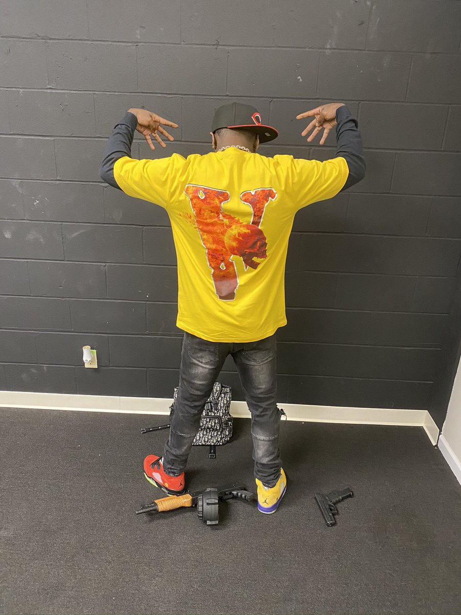 TP_Stackz's tweet photo. Keep dat 🔥 on me so it ain’t no way you can fye on me ! https://t.co/5JYKG6Yw1z