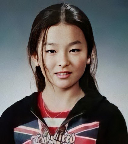 RV_DoubleS's tweet photo. Pre-debut Seulgi                         Red Velvet Seulgi 💛 https://t.co/v7hs5SUXph