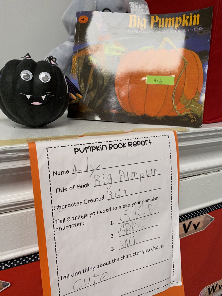 CAlcoser's tweet photo. Pumpkin Book Reports ... you can’t look and not smile! 🎃 https://t.co/3GwNpG9adG