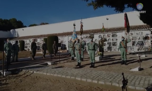 PlataformaMill1's tweet photo. #LaLegion #Legion #LegionEspañola #IVTercio #AlejandroFarnesio #TodosLosSantos en cementerio militar de #Ronda. Homenaje a los #Caídos por España. https://t.co/k7GsoFOlO9