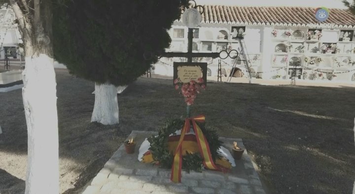 PlataformaMill1's tweet photo. #LaLegion #Legion #LegionEspañola #IVTercio #AlejandroFarnesio #TodosLosSantos en cementerio militar de #Ronda. Homenaje a los #Caídos por España. https://t.co/k7GsoFOlO9