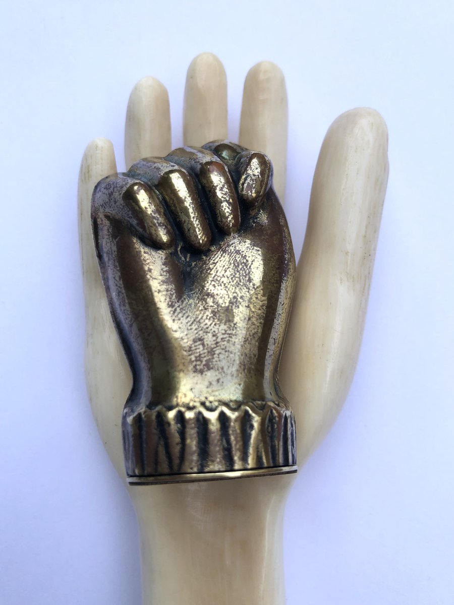 LisaMarieFranks's tweet photo. 🤚 New Stock @ Melksham Arcade.... 🤚 
Quirky Vintage Brass Vesta Case In The Shape Of A Clasped Fist. £28. 
#vestacase #vesta #matchbox #matchstriker #brass #antiques #cabinetcurios #claspedhand #fist #lucky https://t.co/sev1iOx7hr