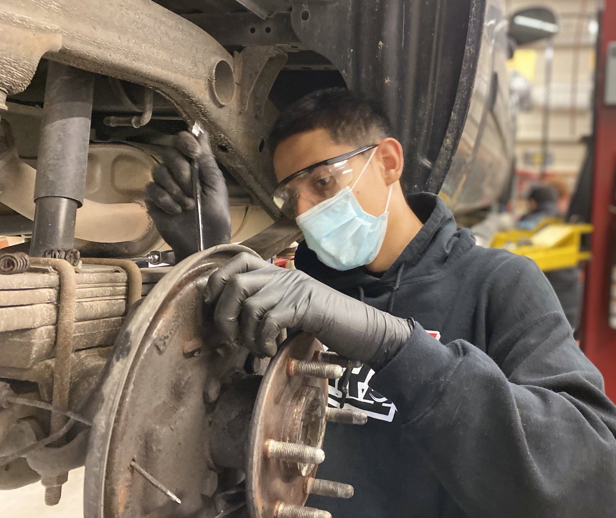 3rd Year #AutoTech Students replacing rear drum brake assemblies on a <a href="/chevrolet/">Chevrolet</a> #ChevySilverado. We’re loving this #AutoTechLife at  <a href="/HumbleISD_SCHS/">Summer Creek High</a> <a href="/HumbleISD_CTE/">Humble ISD CTE</a> #HumbleCTE <a href="/HumbleISD/">Humble ISD</a> #CareerTechnology  #shopclass #closetheskillsgap <a href="/schsclassof21/">SCHS ‘21 🐾</a> <a href="/SummerCreekROTC/">Summer Creek JROTC</a>