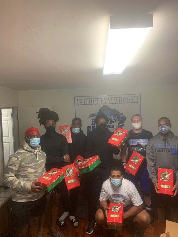 “SERVICE to others is the rent you pay for your room here on earth” -Muhammad Ali 
My OLBs supporting the children, it’s More than a game 🏈🎁 #MakeAWay