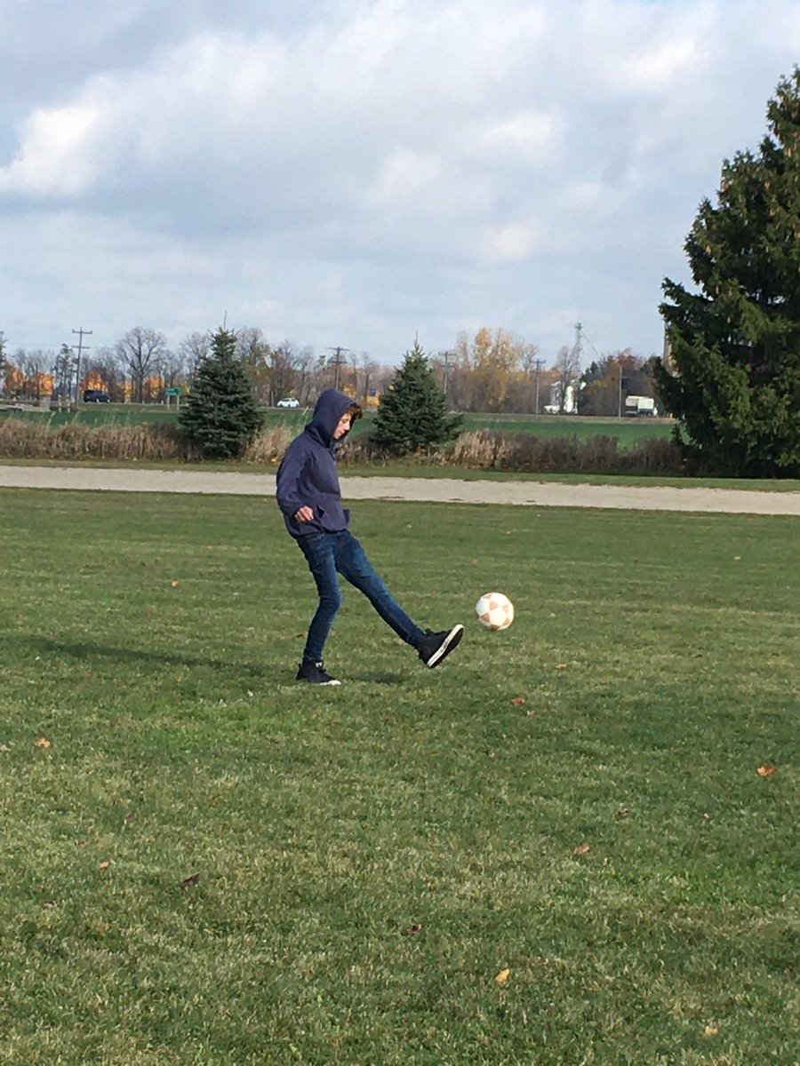 MigchelsMandy's tweet photo. Beauty Day for some #soccer @MitchellDHS #gobluedevils #ppl1o #lovefall https://t.co/V0ordQ3Pzo