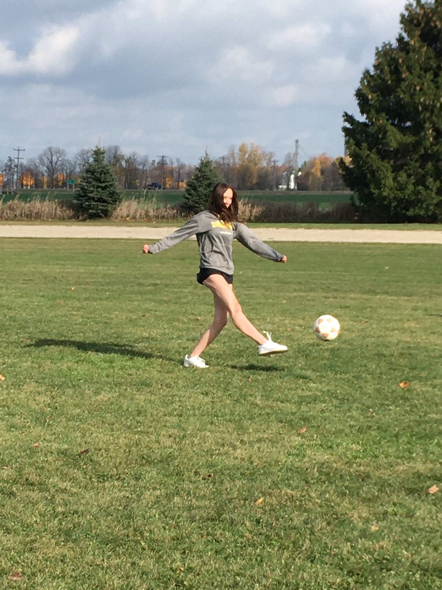 MigchelsMandy's tweet photo. Beauty Day for some #soccer @MitchellDHS #gobluedevils #ppl1o #lovefall https://t.co/V0ordQ3Pzo