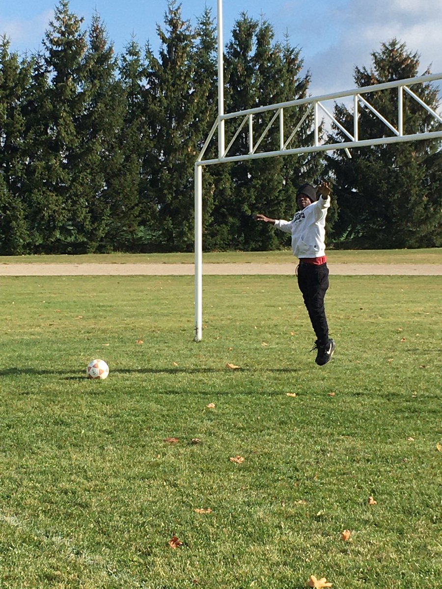 MigchelsMandy's tweet photo. Beauty Day for some #soccer @MitchellDHS #gobluedevils #ppl1o #lovefall https://t.co/V0ordQ3Pzo