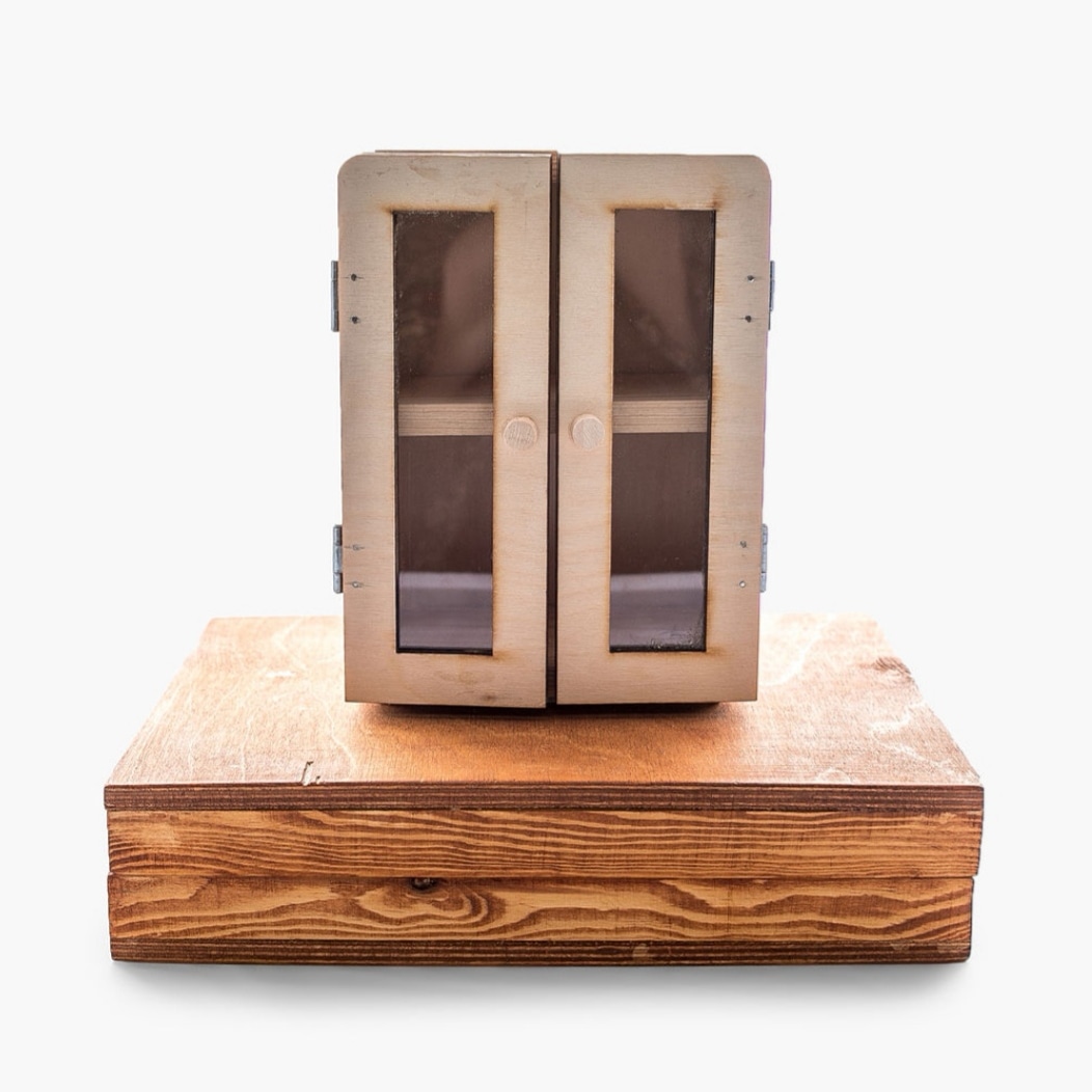 KPHSTechnology's tweet photo. Medicine cabinet: A past Year 11 piece answering the brief 'Promoting a healthy lifestyle' #designtechnology #kphsdesigntechnology #design #gcserm #gcseproductdesign #ks4 #productdesign #resistantmaterials https://t.co/3J15XboqHy