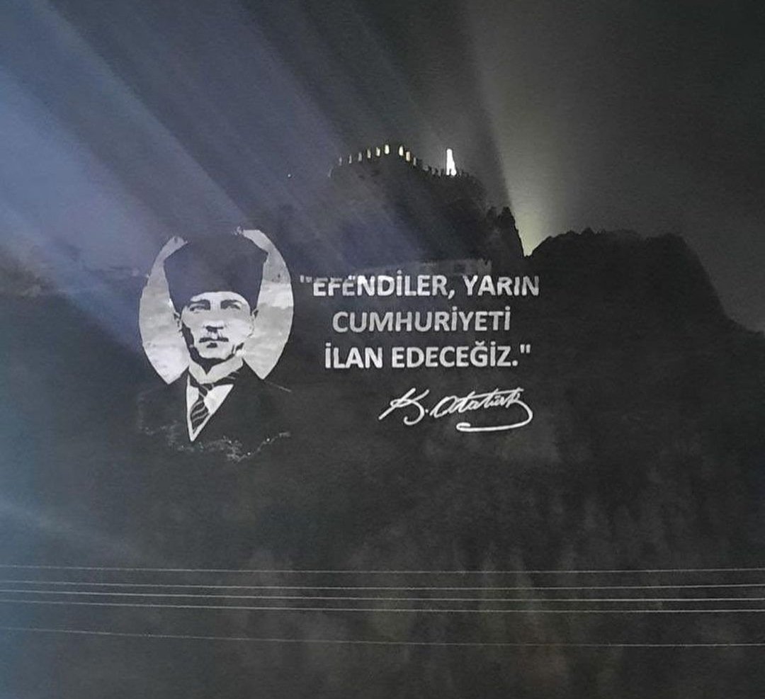 sadpicforktu's tweet photo. #29EkimCumhiyetBayramı https://t.co/cxp3aJgHCK