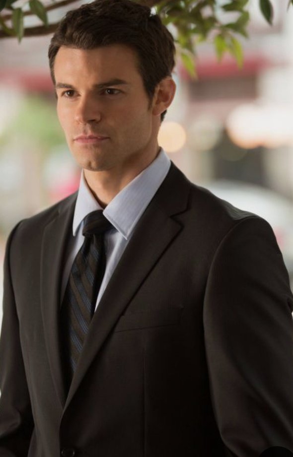 Elijah mikaelson as Hufflepuff