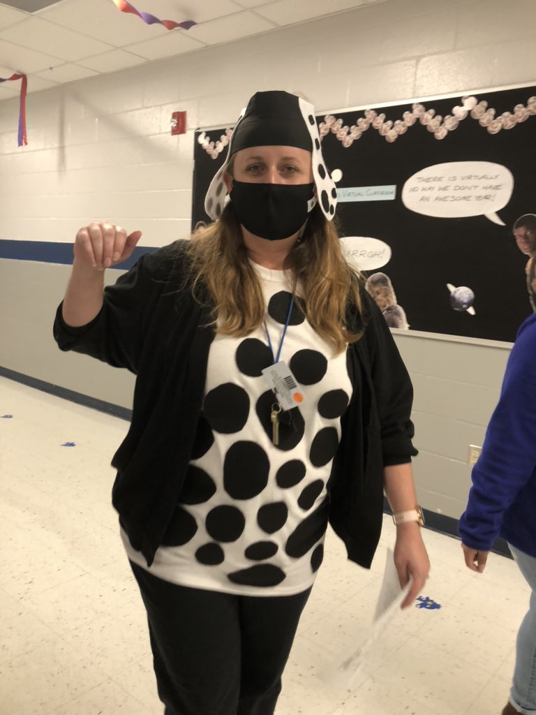 deemart17's tweet photo. I love my Warren elementary family @deemart17 @Warren_Elem #WeBelieve #BeTheChange https://t.co/Byv2dokAEL