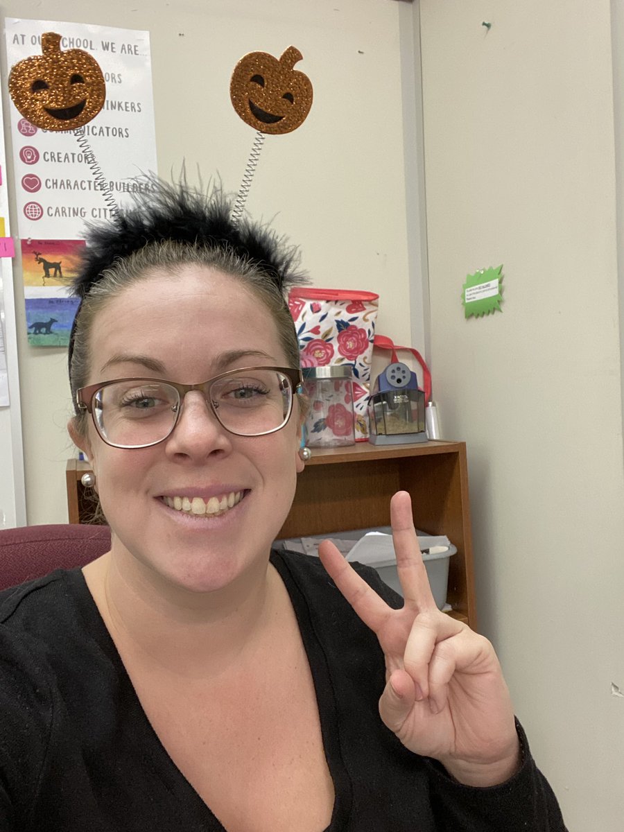 MsMcCarvillOCSB's tweet photo. Spirit week is still going strong with the 4/5 class! Thanks for sharing!! @OLVictoryOCSB #ocsbBeCommunity  #ocsbSpiritWeek https://t.co/DaWviOeSFE